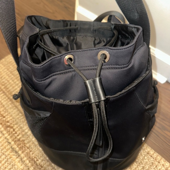Lululemon Tennis Bag - Picture 6 of 7